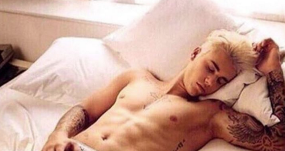Justin Bieber Protects His Nuts As He Sleeps 1