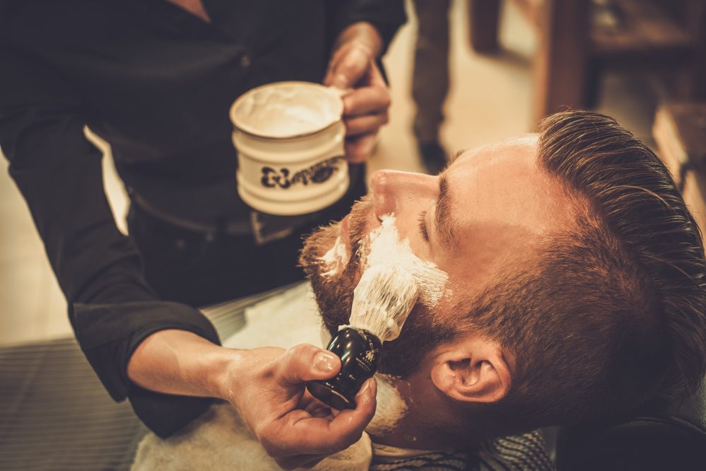 How to catch the eye of the man you fancy at the office Christmas party 5