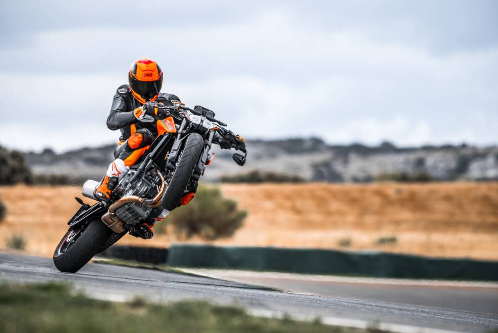 MOTORBIKE REVIEW | KTM 790 Duke – Ready to Race
