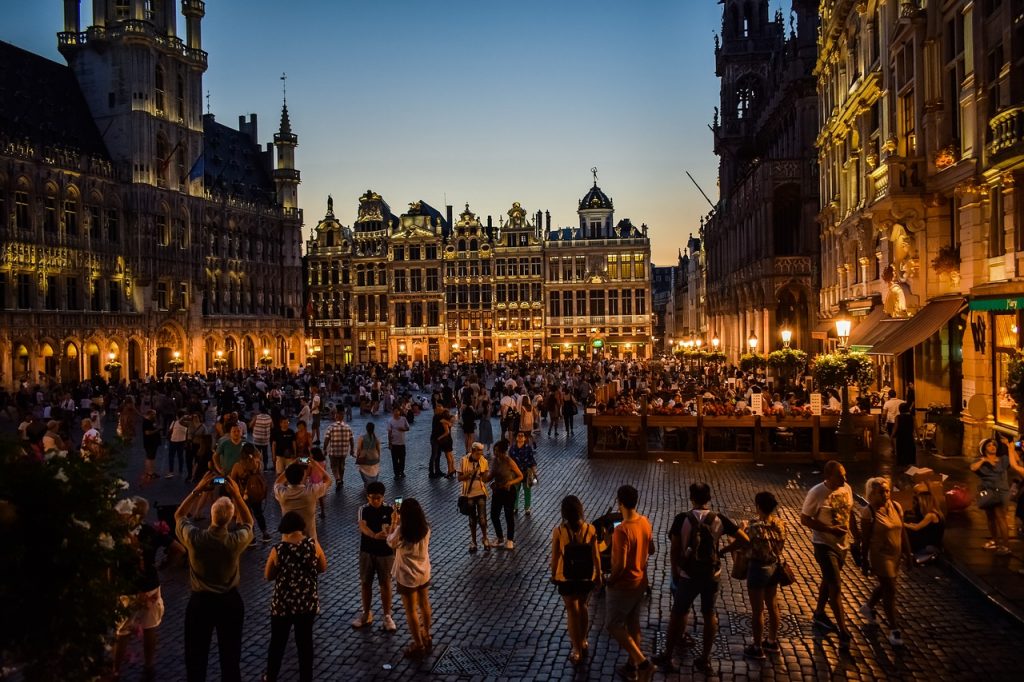 GAY TRAVEL | Overdose on chocolate and then go and sleep with Hubert in Brussels. 3