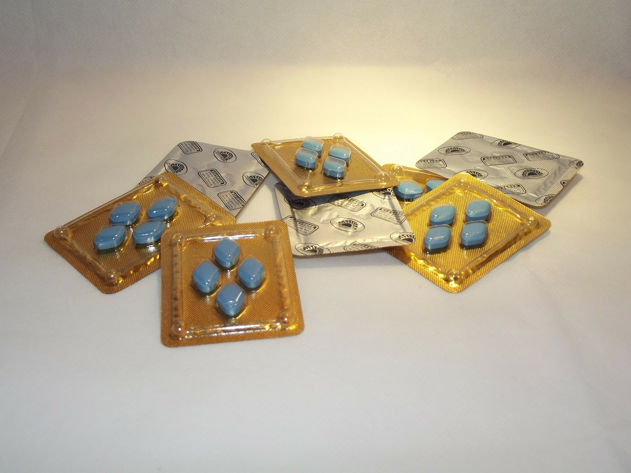 DILEMMA | Is my depression medication stopping me from getting hard? 3