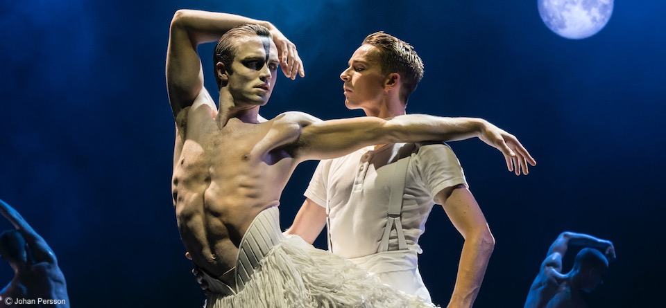Theatre Review | Matthew Bourne's Swan Lake - Sheffield Theatres 1