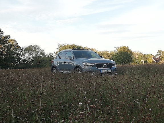 CAR REVIEW | Volvo XC40 Momentum Pro T4