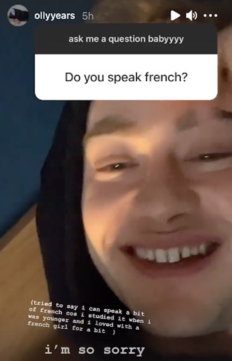 Does Olly Alexander speak other languages?