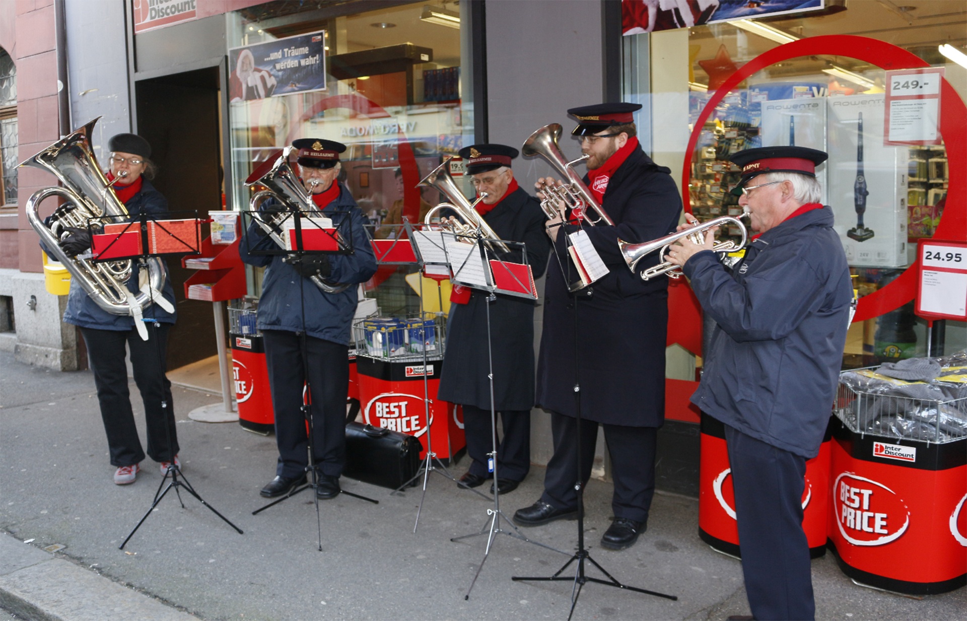 is the salvation army homophobic?