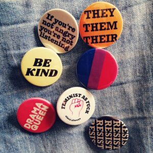 Vintage Style Button Badge – Smash The Patriarchy (Pink)